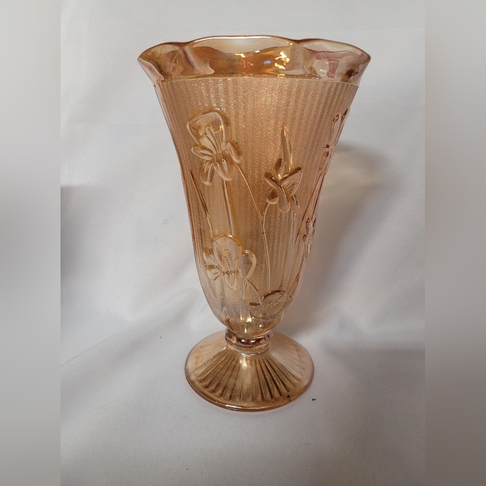 Elegant Iridescent Gold Carnival Glass Floral Vase (110)
